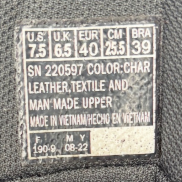 SOLD ❤️ Go Trail Water Repellent Gray and Red Trail Hiking Sneakers, Mens 7.5 - Picture 10 of 10